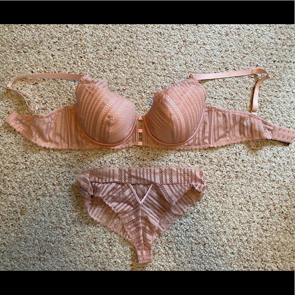 Victoria’s Secret Bra and Panty Set New Without tags 38D and L